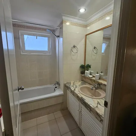 Away But Apartament *